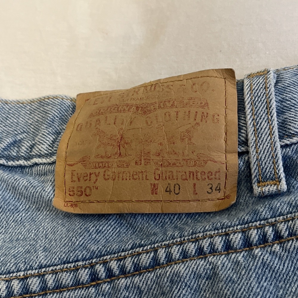 Vintage Levis 550 Jeans Mens 38x34 Relaxed Fit Blue Denim Light Wash Y2K - Picture 3 of 8